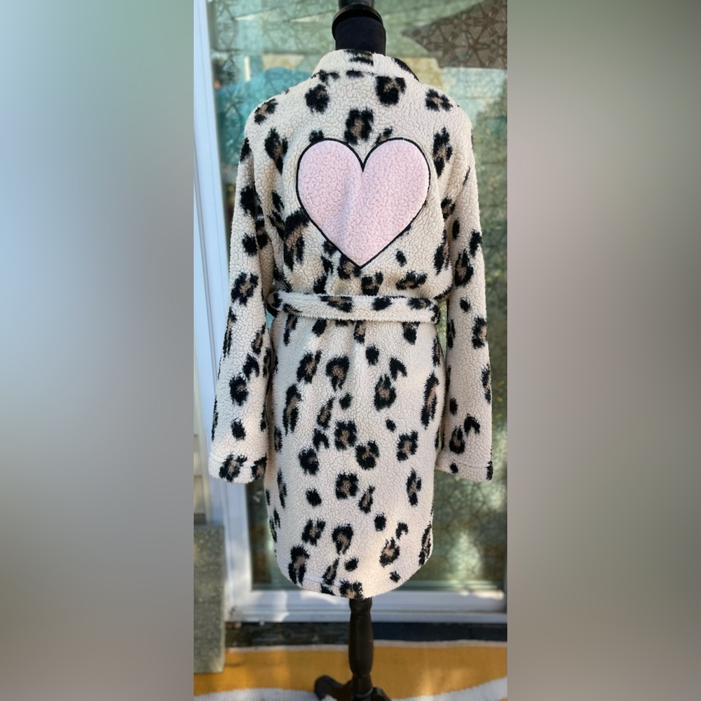 Cheetah Print Tie Waist Fleece Bathrobe with Heart on Back Size Large